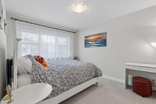 711 Crestridge Common Sw, Calgary, AB 