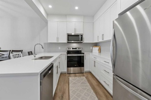 711 Crestridge Common Sw, Calgary, AB 