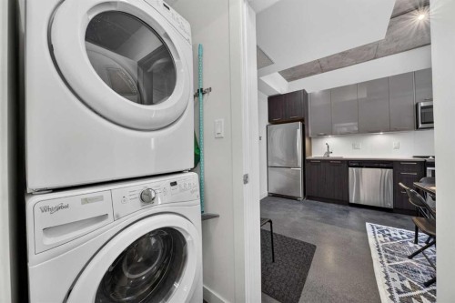 305-624 8 Avenue Se, Calgary, AB - Indoor Photo Showing Laundry Room
