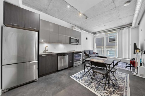 305-624 8 Avenue Se, Calgary, AB - Indoor Photo Showing Kitchen