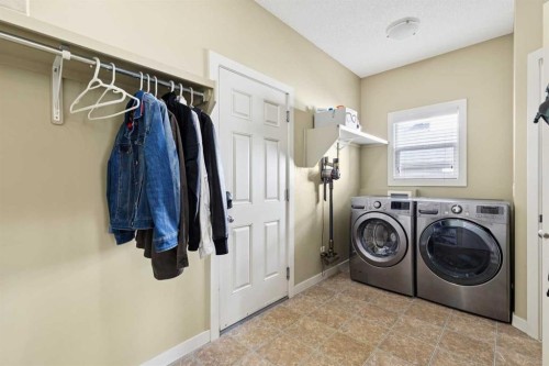 572 West Creek Point, Chestermere, AB 