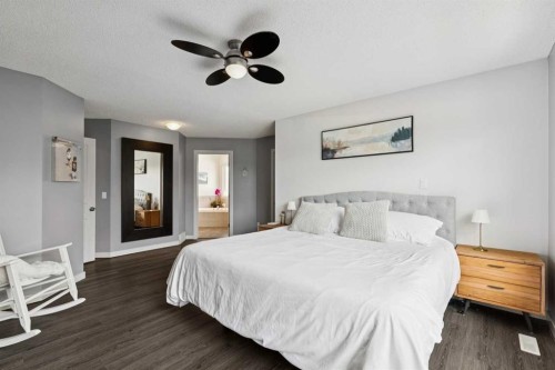 572 West Creek Point, Chestermere, AB 