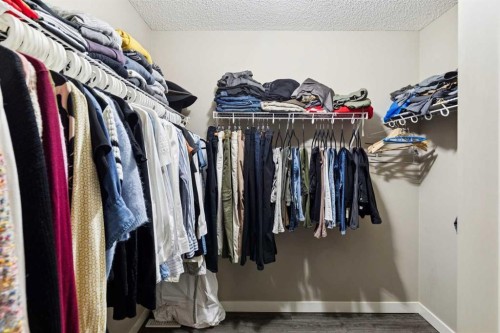 572 West Creek Point, Chestermere, AB 
