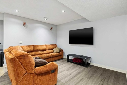 572 West Creek Point, Chestermere, AB 