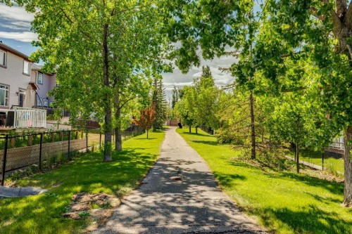572 West Creek Point, Chestermere, AB 