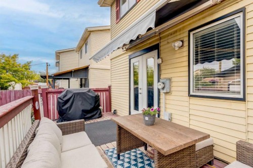 955 Erin Woods Drive Se, Calgary, AB 