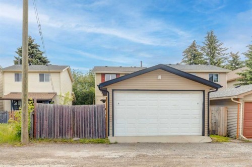 955 Erin Woods Drive Se, Calgary, AB 