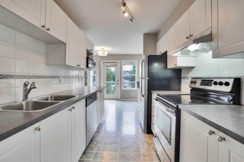 120 Country Village Cape Ne, Calgary, AB 