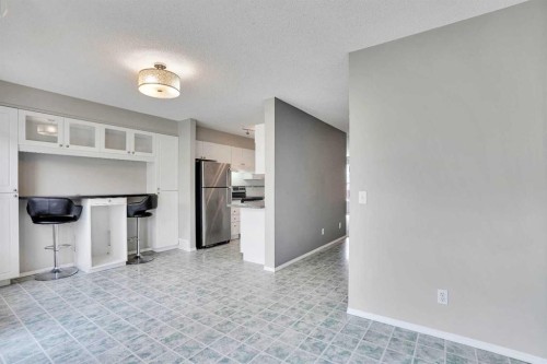 120 Country Village Cape Ne, Calgary, AB 