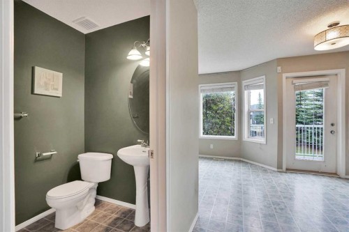 120 Country Village Cape Ne, Calgary, AB 