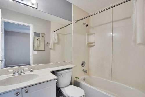 120 Country Village Cape Ne, Calgary, AB 