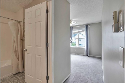 120 Country Village Cape Ne, Calgary, AB 