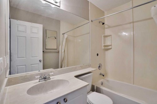 120 Country Village Cape Ne, Calgary, AB 