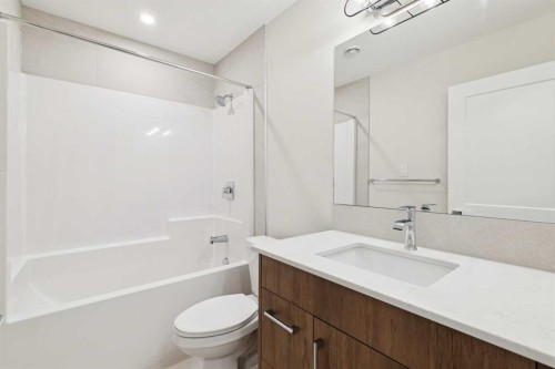 6103-1802 Mahogany Boulevard Se, Calgary, AB - Indoor Photo Showing Bathroom
