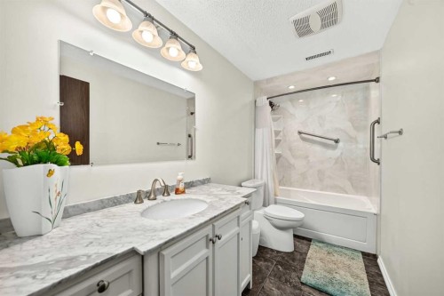 4331 72 Street Nw, Calgary, AB 