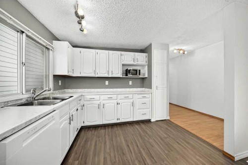 4331 72 Street Nw, Calgary, AB 