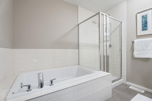 782 Walden Drive Se, Calgary, AB 