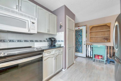 6 Greenview Crescent, Strathmore, AB 