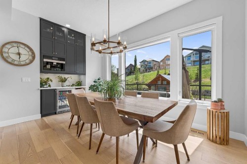 125 Hampstead Mews Nw, Calgary, AB - Indoor Photo Showing Dining Room