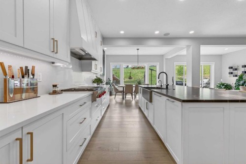 125 Hampstead Mews Nw, Calgary, AB - Indoor Photo Showing Kitchen With Upgraded Kitchen