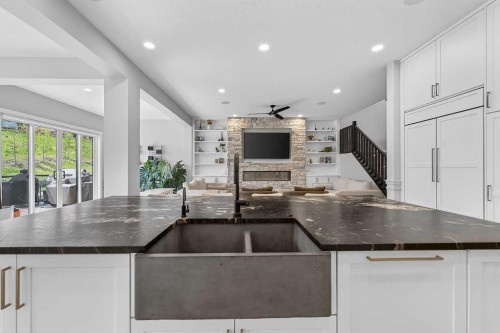125 Hampstead Mews Nw, Calgary, AB - Indoor Photo Showing Kitchen