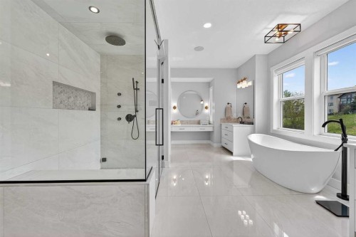 125 Hampstead Mews Nw, Calgary, AB - Indoor Photo Showing Bathroom