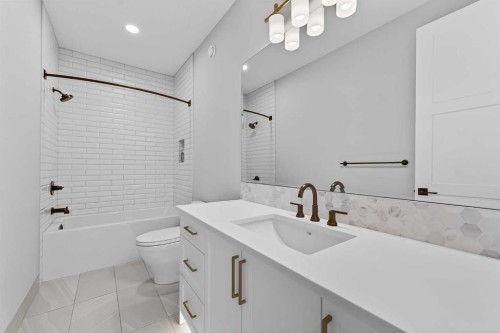 125 Hampstead Mews Nw, Calgary, AB - Indoor Photo Showing Bathroom