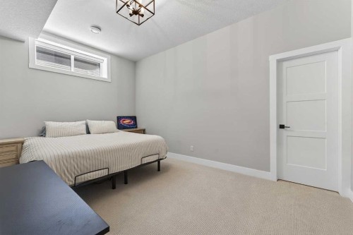 125 Hampstead Mews Nw, Calgary, AB - Indoor Photo Showing Bedroom
