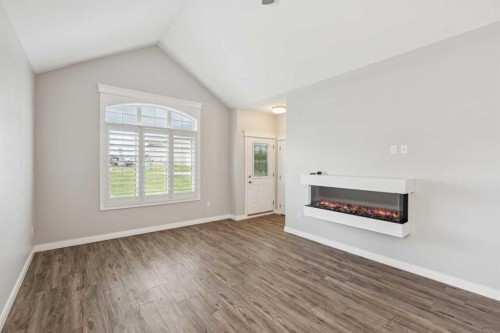 2-20 River Heights View, Cochrane, AB 