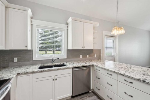 2-20 River Heights View, Cochrane, AB 