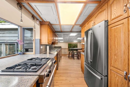 1408 104 Avenue Sw, Calgary, AB 