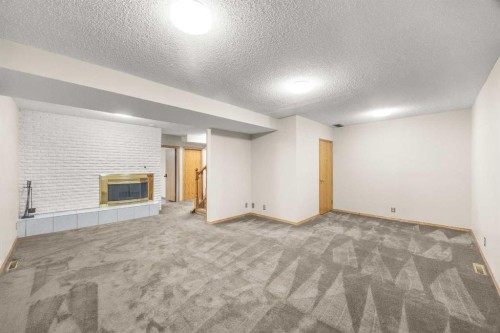 1408 104 Avenue Sw, Calgary, AB 