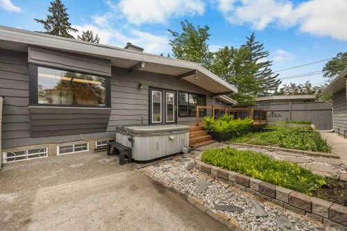 1408 104 Avenue Sw, Calgary, AB 