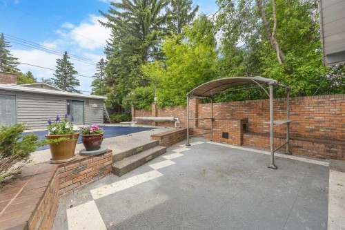 1408 104 Avenue Sw, Calgary, AB 