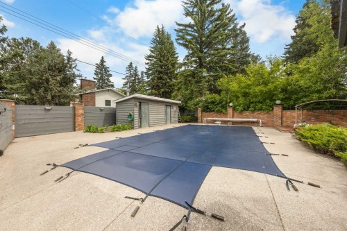 1408 104 Avenue Sw, Calgary, AB 
