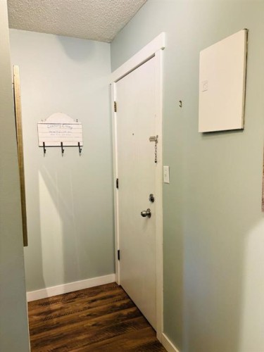 201-2010 11 Avenue Sw, Calgary, AB - Indoor Photo Showing Other Room