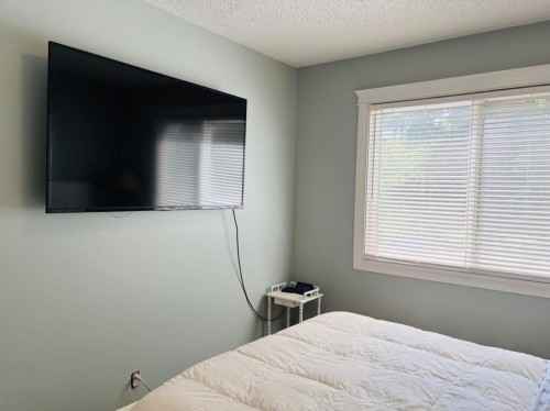 201-2010 11 Avenue Sw, Calgary, AB - Indoor Photo Showing Bedroom