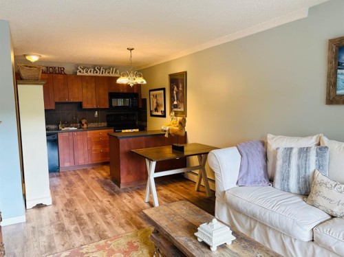201-2010 11 Avenue Sw, Calgary, AB - Indoor Photo Showing Other Room