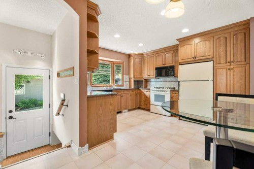 2843 Cedar Ridge Drive Sw, Calgary, AB 