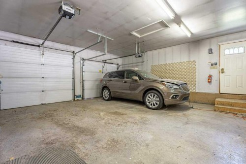 2843 Cedar Ridge Drive Sw, Calgary, AB 