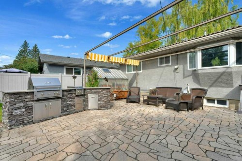 2843 Cedar Ridge Drive Sw, Calgary, AB 