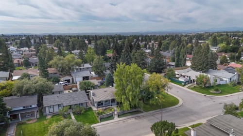 2843 Cedar Ridge Drive Sw, Calgary, AB 