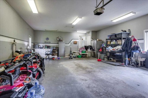 29104 Highway 27, Rural Mountain View County, AB - Indoor Photo Showing Garage