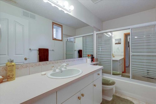 29104 Highway 27, Rural Mountain View County, AB - Indoor Photo Showing Bathroom