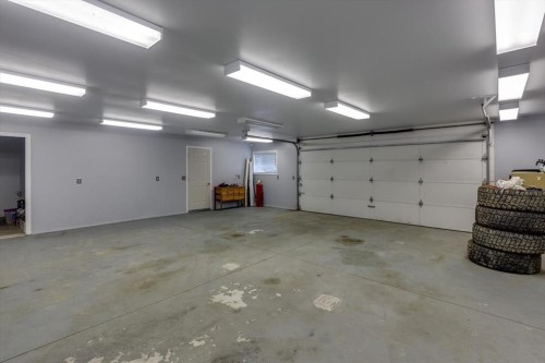 29104 Highway 27, Rural Mountain View County, AB - Indoor Photo Showing Garage
