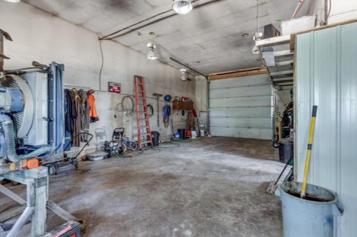 29104 Highway 27, Rural Mountain View County, AB - Indoor Photo Showing Garage