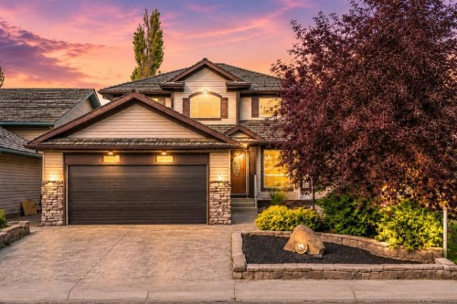 1116 Woodside Way NW Airdrie, AB T4B 2S3