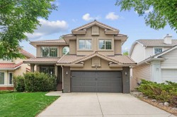 107 Edgebrook Circle NW Calgary, AB T3A 5A4