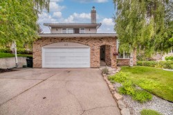 107 Edgehill Court NW Calgary, AB T3A 2X3