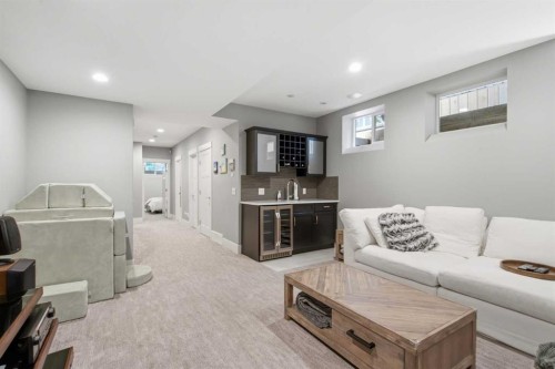 2827B 40 Street Sw, Calgary, AB 